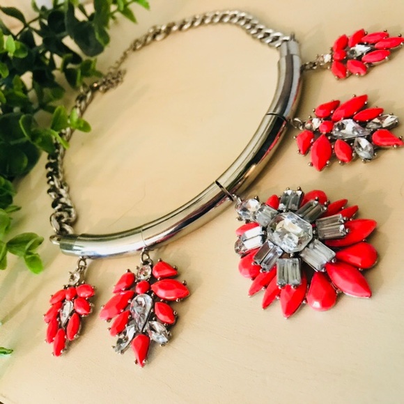 Statement Necklace - Picture 3 of 3